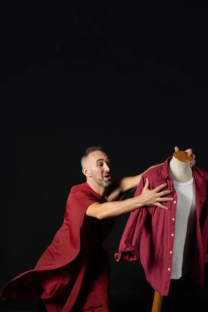 La Estación - Monologo musical para teatros contratar sevilla huelva cadiz badajoz ayuntamientos | Parachuru 5.webp